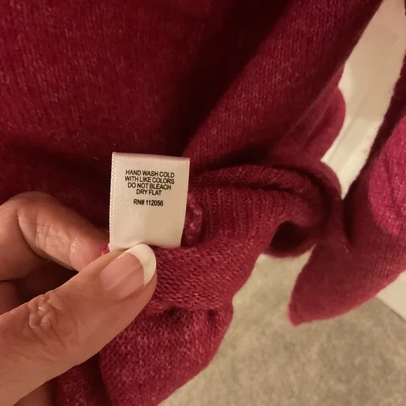 Women's Pink Sweater -NWT - Picture 16 of 16